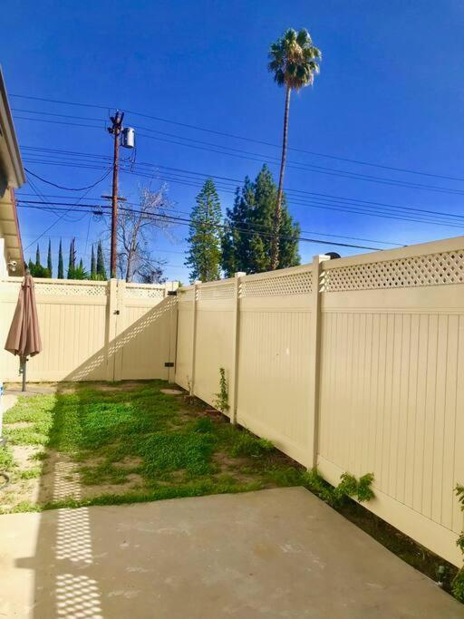 Private Modern Guesthouse With Backyard Los Angeles Exterior photo